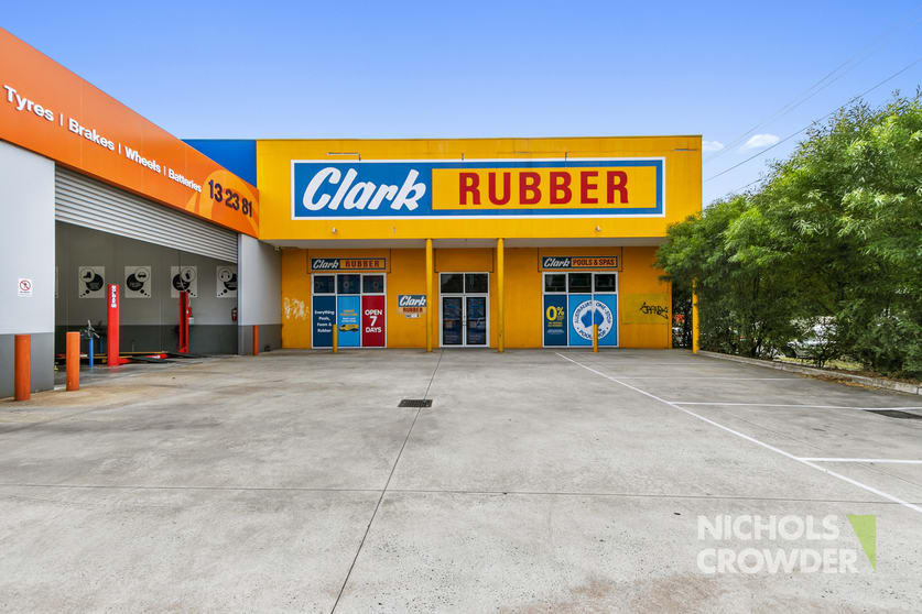 Click to view all images 42-44 Dandenong Road West Frankston VIC 3199 - Image 1