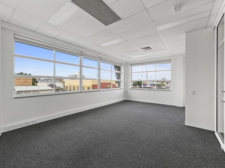 Click to view all images Level 1 Unit 5/8 Archer Street Rockhampton City QLD 4700 - Image 1
