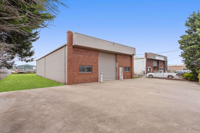 Click to view all images 29 Albert Street Moolap VIC 3224 - Image 2