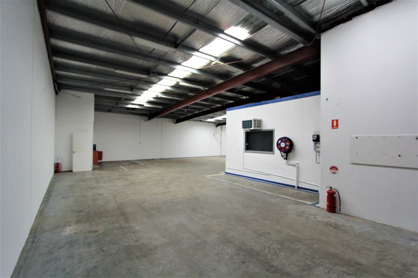Click to view all images 1/1662 Ferntree Gully Road Knoxfield VIC 3180 - Image 2