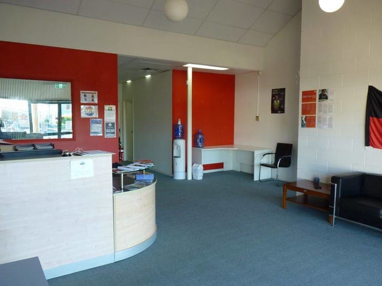 Click to view all images 1, 98 Bazaar Street Maryborough QLD 4650 - Image 2