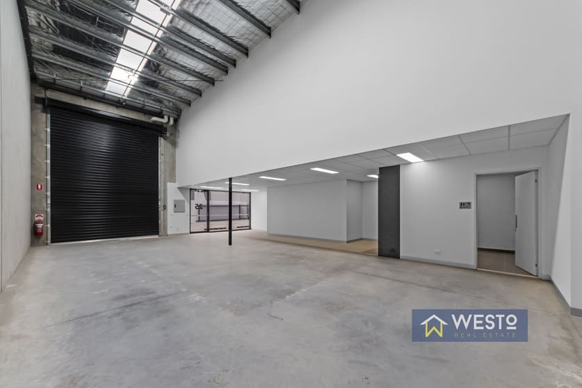 Click to view all images 16/2 Fastline Road Truganina VIC 3029 - Image 2