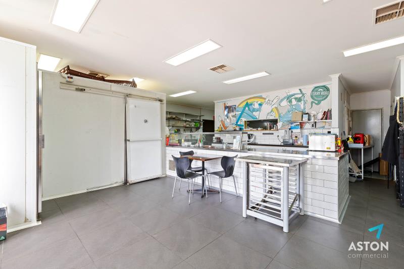 Click to view all images 3 Eskay Road Oakleigh South VIC 3167 - Image 2