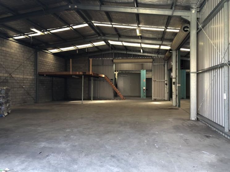 Click to view all images 21 Kurrara Street Lansvale NSW 2166 - Image 2