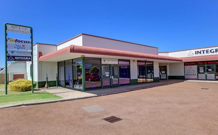 Click to view all images 4/3 Robinson Place Rockingham WA 6168 - Image 1