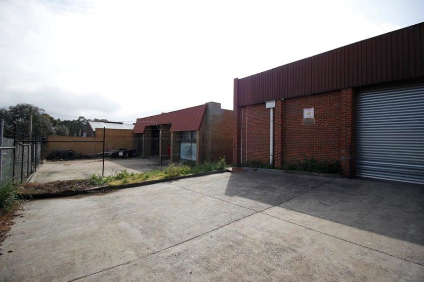 Click to view all images 32 Parkhurst Drive Knoxfield VIC 3180 - Image 3