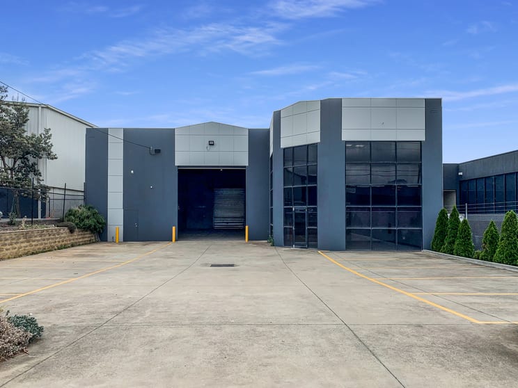 Click to view all images 3 Dib Court Tullamarine VIC 3043 - Image 2