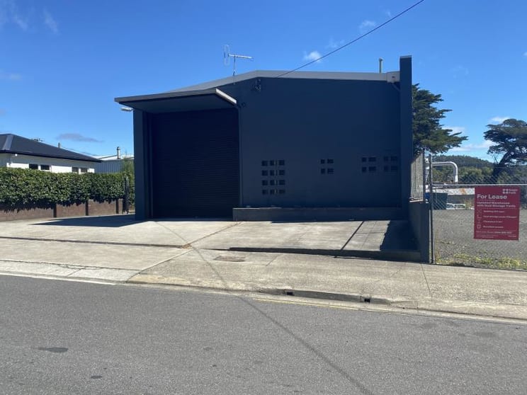 Click to view all images 40-42 Pearl Street Wivenhoe TAS 7320 - Image 2