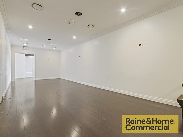 Click to view all images 3B/249 Waterworks Road Ashgrove QLD 4060 - Image 1