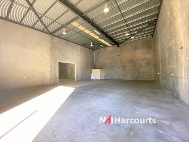 Click to view all images 4/13 Hinkler Court Brendale QLD 4500 - Image 2