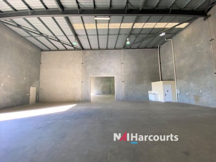 Click to view all images 4/13 Hinkler Court Brendale QLD 4500 - Image 3