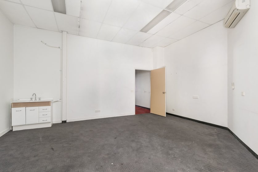 Click to view all images 9 Mitchell Street Bendigo VIC 3550 - Image 3