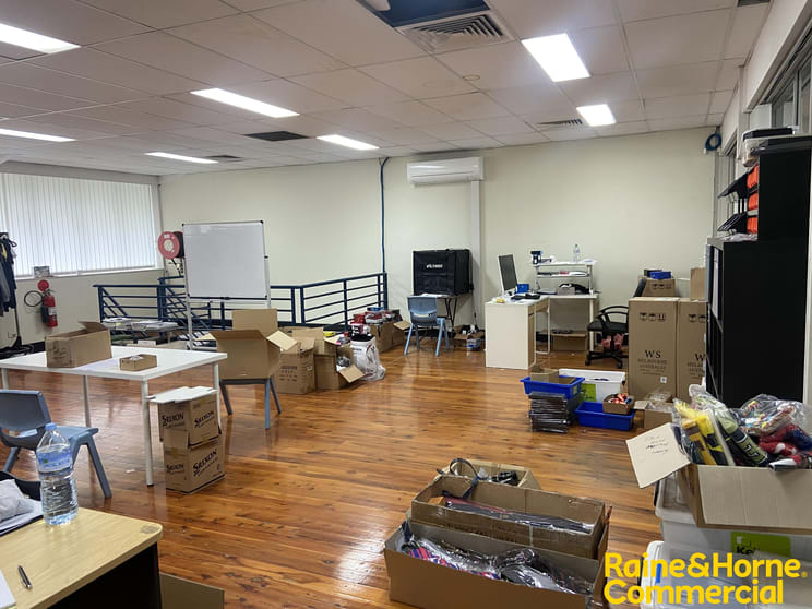 Click to view all images 6/8-10 Burrows Road St Peters NSW 2044 - Image 3