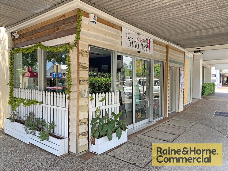Click to view all images 37 Brighton Road Sandgate QLD 4017 - Image 3