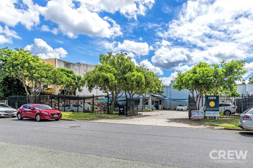 Click to view all images 41 Sudbury Street Darra QLD 4076 - Image 2