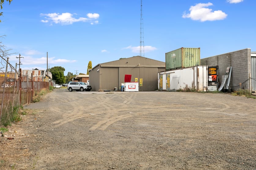 Click to view all images 26 Abel Street Golden Square VIC 3555 - Image 1