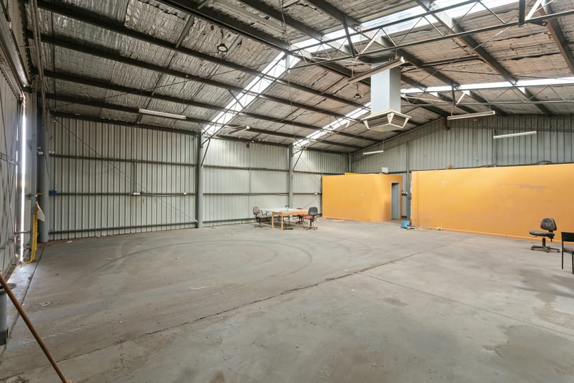 Click to view all images 26 Abel Street Golden Square VIC 3555 - Image 2