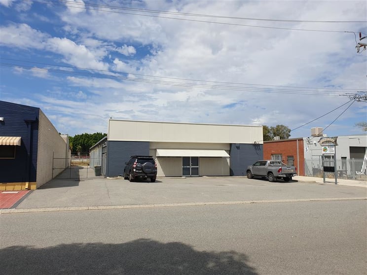 Click to view all images 7 Goongarrie Street Bayswater WA 6053 - Image 2
