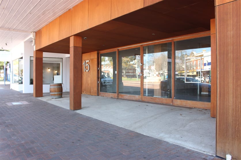 Click to view all images 15 Old Great Northern Highway Midland WA 6056 - Image 1