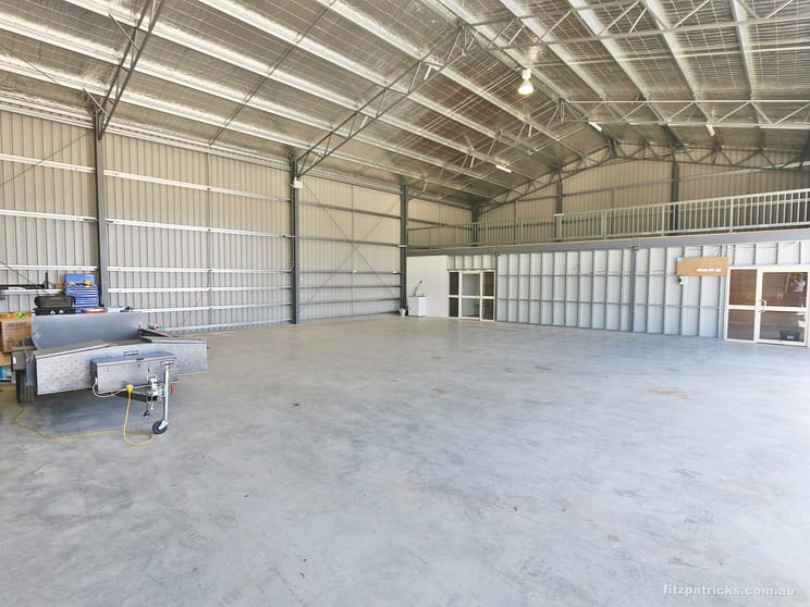 Click to view all images 2 William Street Wagga Wagga NSW 2650 - Image 2