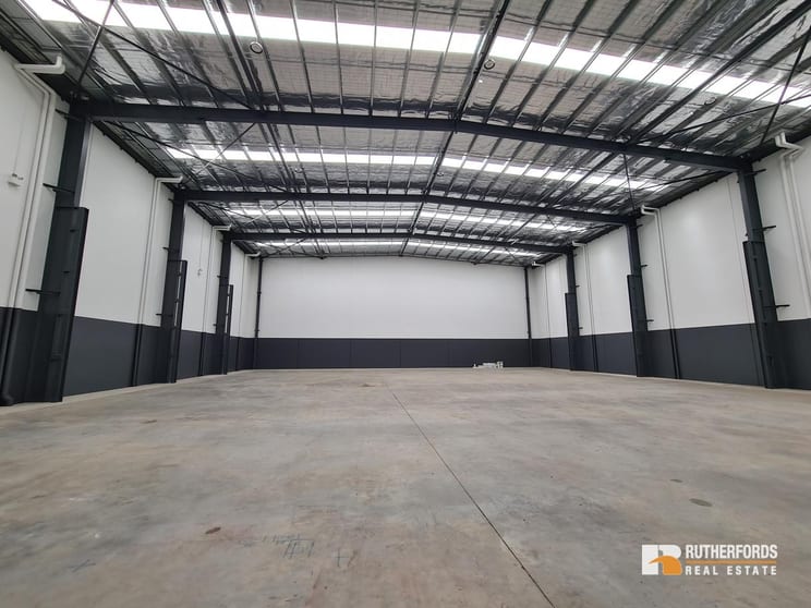 Click to view all images 74 Scanlon Drive Epping VIC 3076 - Image 2