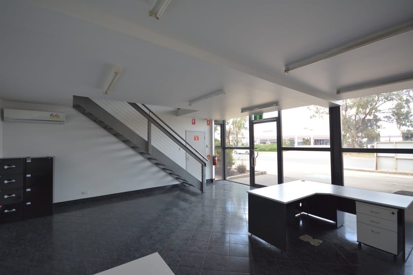 Click to view all images Unit 2, 2 E.W. Pitts Avenue Cavan SA 5094 - Image 3