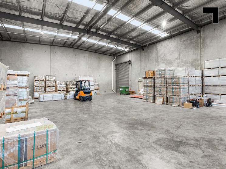Click to view all images 1/12 Makland Drive Derrimut VIC 3026 - Image 2