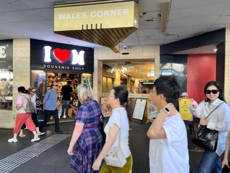 Click to view all images Shop 3A/221 Collins Street Melbourne VIC 3000 - Image 1