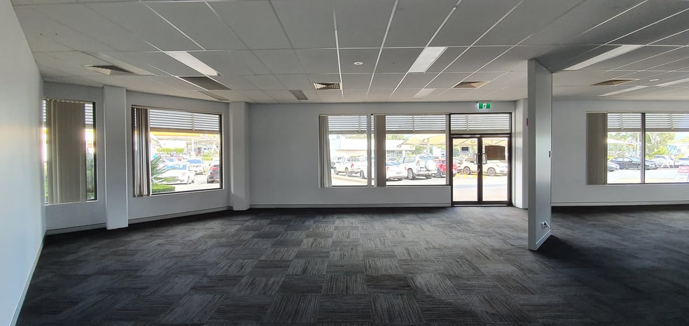 Click to view all images 8/228-230 Shute Harbour Road Cannonvale QLD 4802 - Image 1