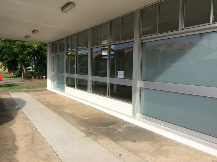 Click to view all images 3/470 Esplanade Torquay QLD 4655 - Image 1