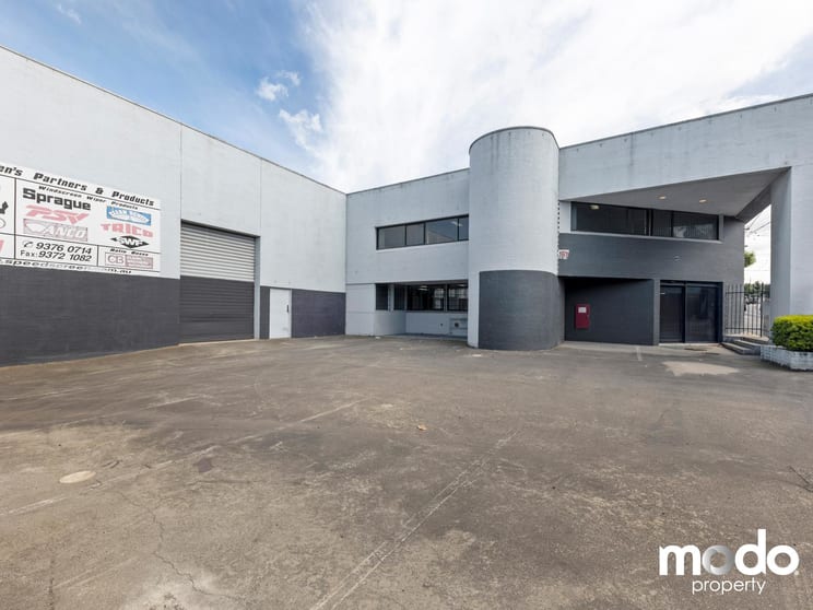Click to view all images 151 Mt Alexander Road Flemington VIC 3031 - Image 2