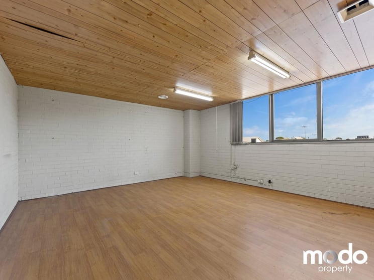 Click to view all images 32-34 Lincoln Street Brunswick East VIC 3057 - Image 3