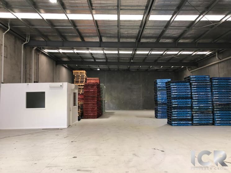Click to view all images 17 Louis Street Airport West VIC 3042 - Image 3