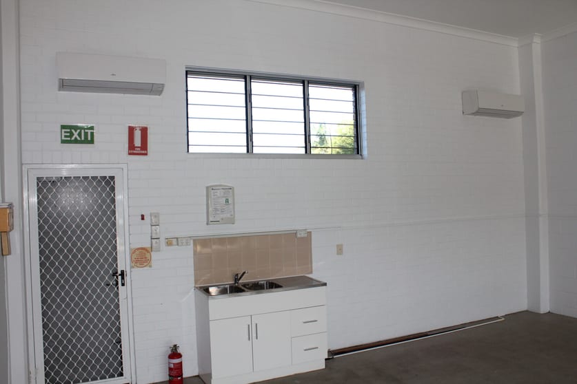 Click to view all images 4/239 Nicklin Way Warana QLD 4575 - Image 3