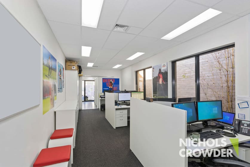 Click to view all images 121 Gardenvale Road Gardenvale VIC 3185 - Image 3