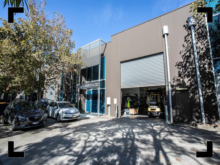 Click to view all images 18 Rocklea Drive Port Melbourne VIC 3207 - Image 1