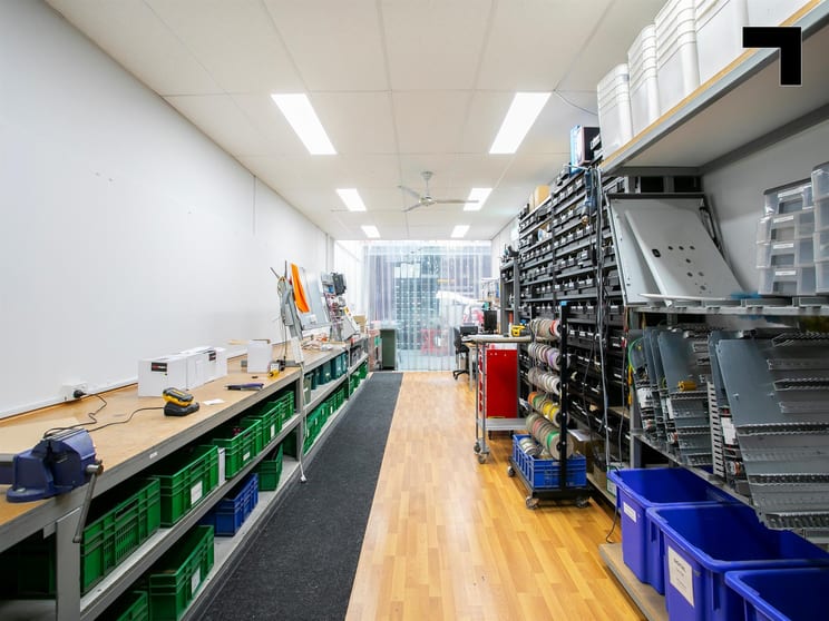 Click to view all images 18 Rocklea Drive Port Melbourne VIC 3207 - Image 3