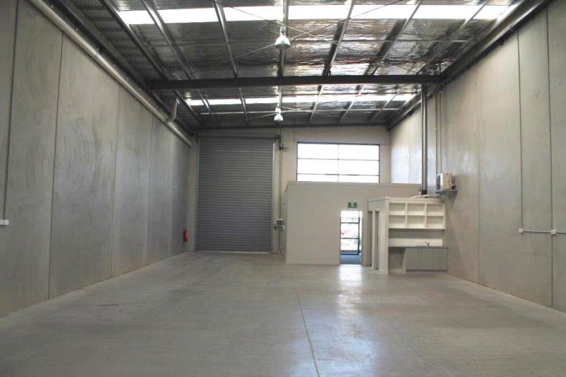 Click to view all images 23/25 Conquest Way Hallam VIC 3803 - Image 2
