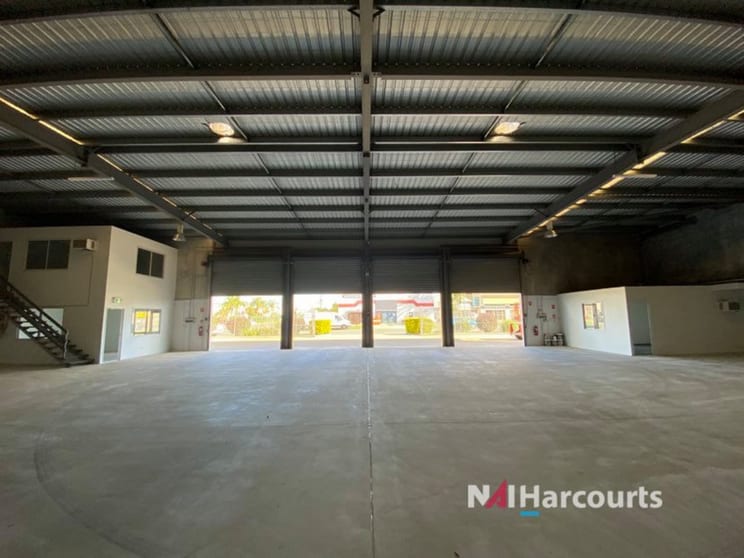 Click to view all images 5 & 6/36 Deakin Street Brendale QLD 4500 - Image 2