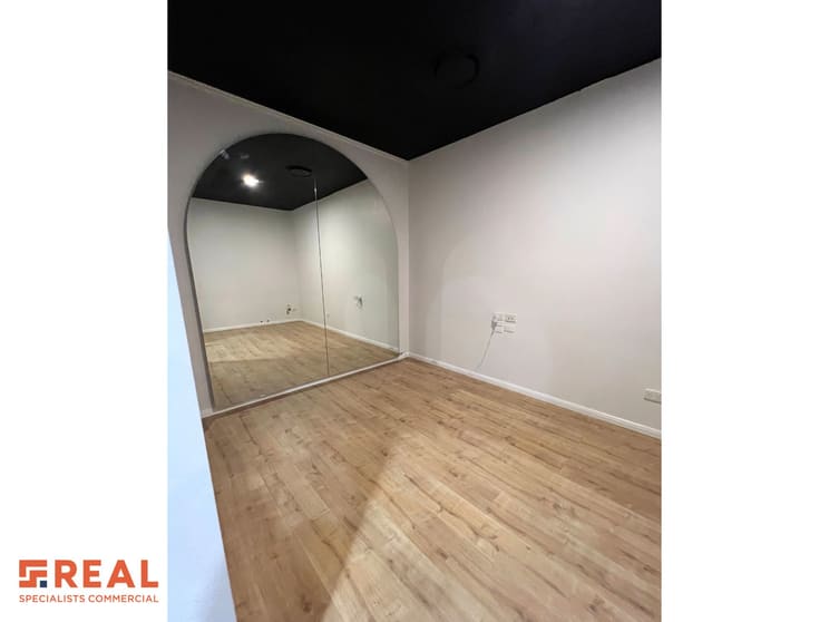 Click to view all images Shop 24 'Beach House 52 Marine Parade Coolangatta QLD 4225 - Image 2