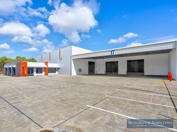 Click to view all images 17 Noosa Street Heathwood QLD 4110 - Image 3