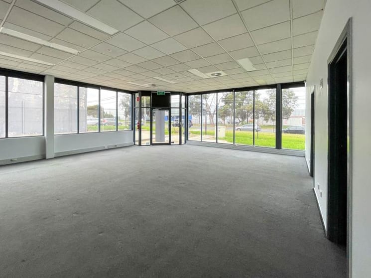 Click to view all images Unit/28 Burgess Street Brooklyn VIC 3012 - Image 3