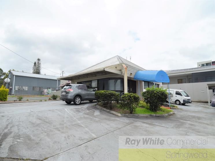 Click to view all images Unit 2/9-11 Carol Av. Springwood QLD 4127 - Image 1