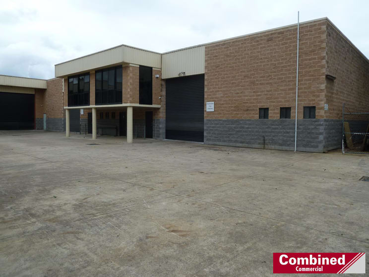 Click to view all images 1/4 Shaw Road Ingleburn NSW 2565 - Image 1