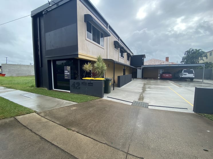 Click to view all images 42 Watson Street Pialba QLD 4655 - Image 3
