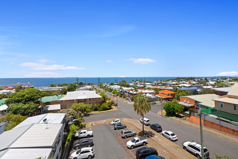 Click to view all images 301/182 Bay Terrace Wynnum QLD 4178 - Image 2
