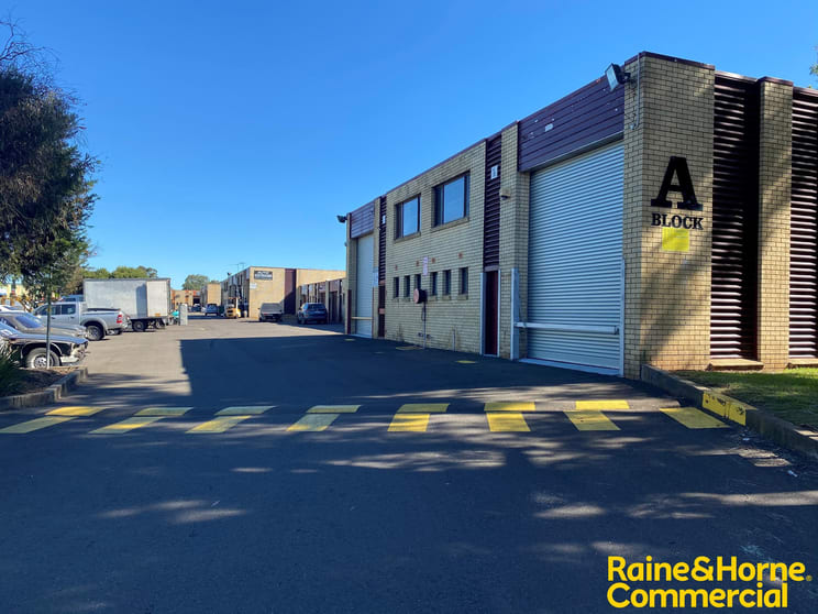 Unit 3A/4 Louise Avenue Ingleburn NSW 2565 - Image 1