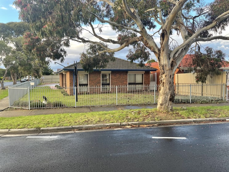 Click to view all images 399 Queen Street Altona Meadows VIC 3028 - Image 3