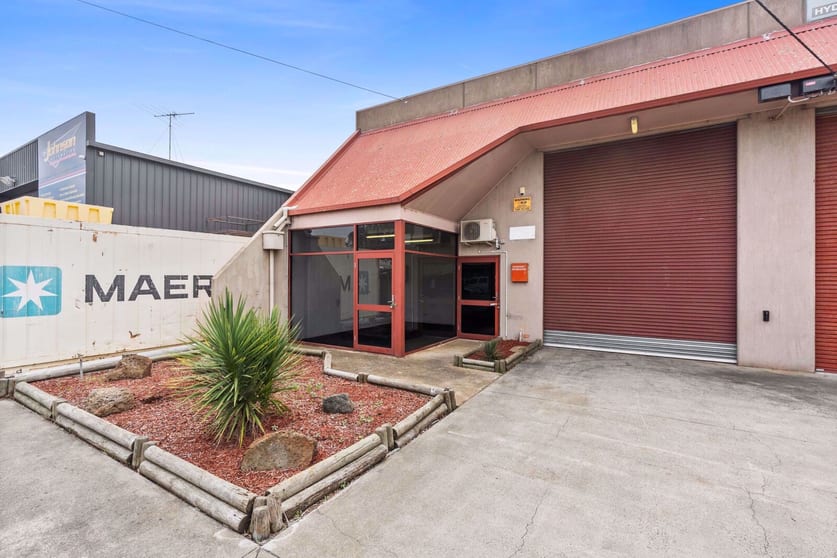 Click to view all images Unit 1/25 Rodney Road North Geelong VIC 3215 - Image 1