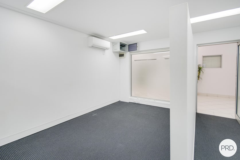 Click to view all images 8/56 Griffith Street Coolangatta QLD 4225 - Image 3